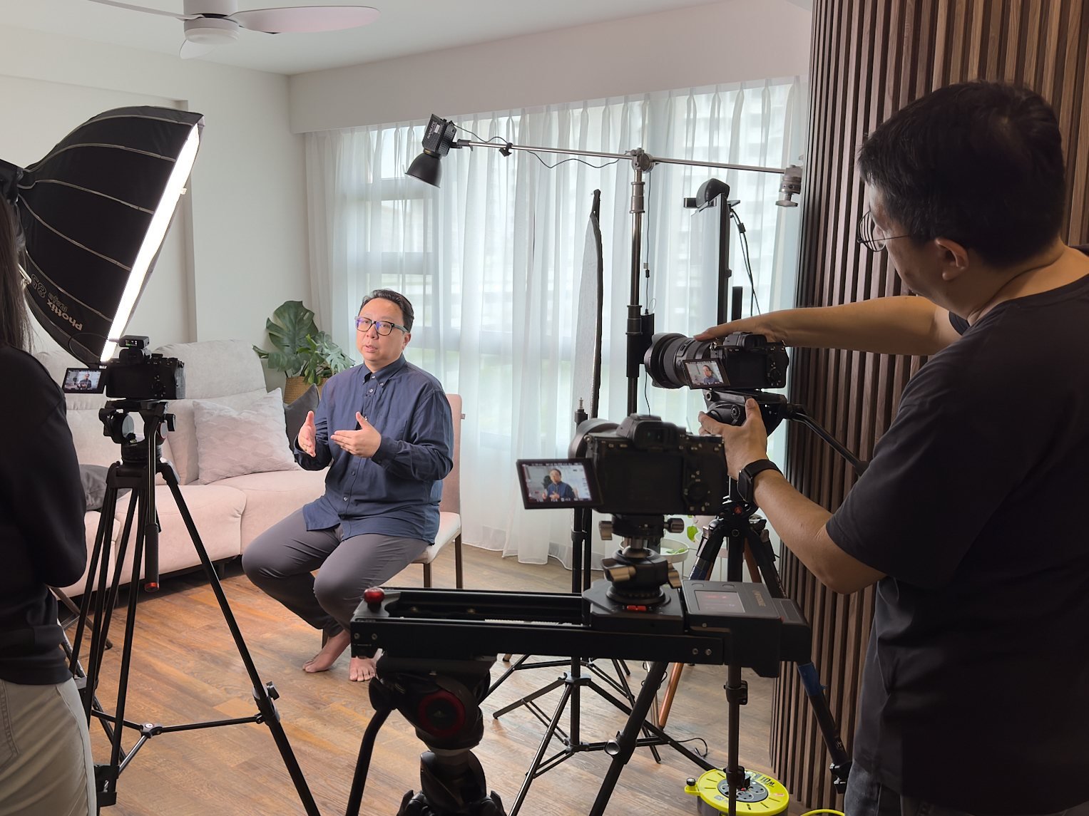 Three-camera interview set-up