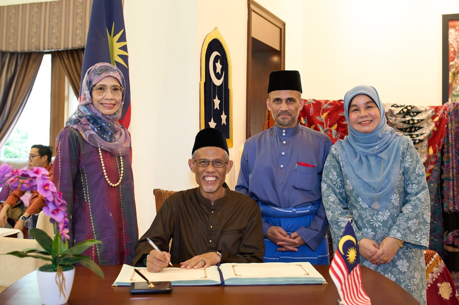 Signing the guest book · Diplomatic & VIP Events Signing the guest book
