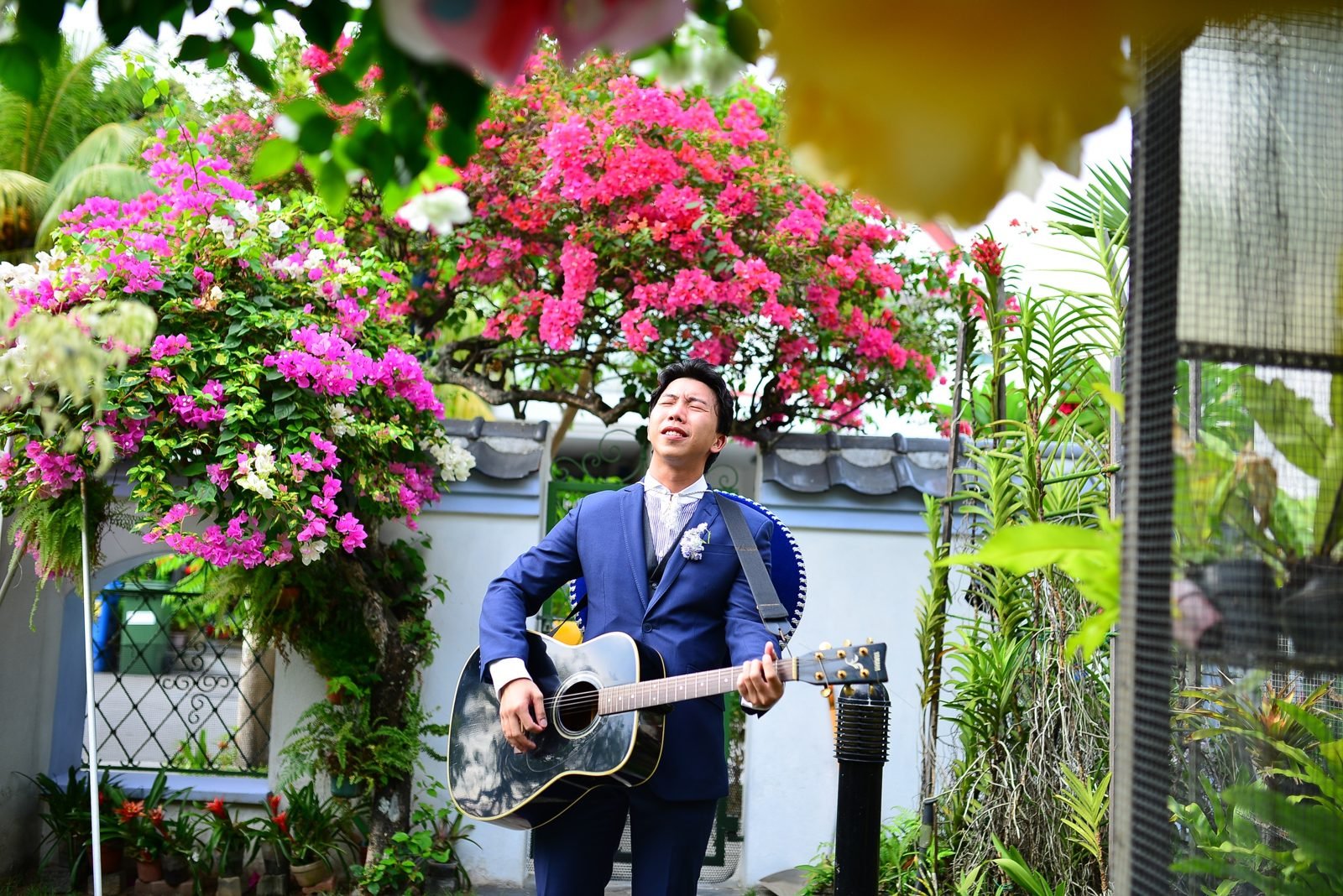 The groom's serenade · Wedding Day The groom's serenade
